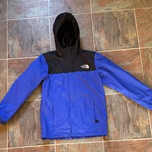 The North Face Boys 10/12 Blue and Black Raincoat